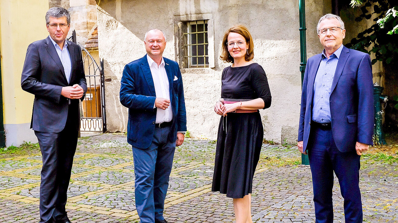 Hochrangiges ÖAAB-Bezirkstreffen in Mödling. Alexander Nowotny, Christiane Teschl-Hofmeister, Hans Stefan Hintner und Martin Schuster (v.r.).