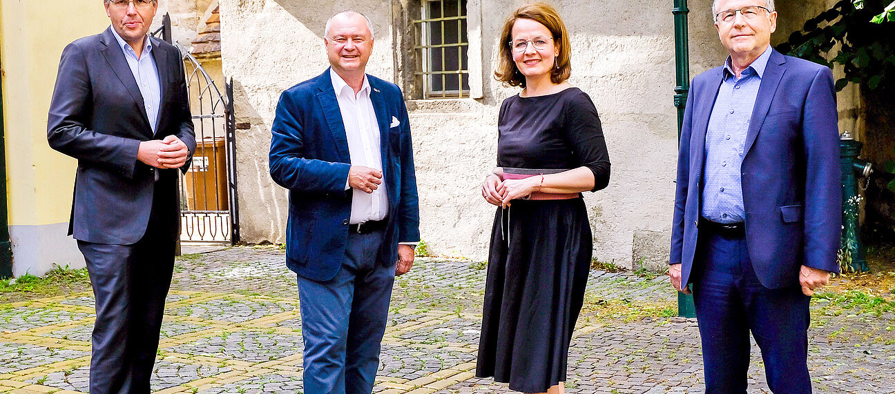 Hochrangiges ÖAAB-Bezirkstreffen in Mödling. Alexander Nowotny, Christiane Teschl-Hofmeister, Hans Stefan Hintner und Martin Schuster (v.r.).